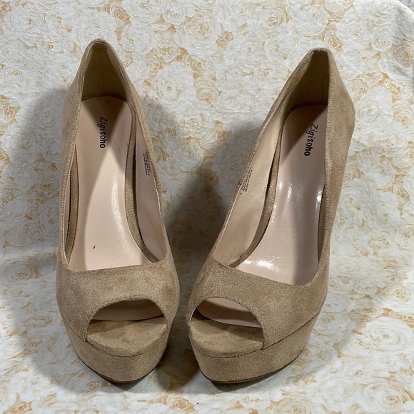 Zigi Soho Beige Suede High Heels - Picture 10 of 10